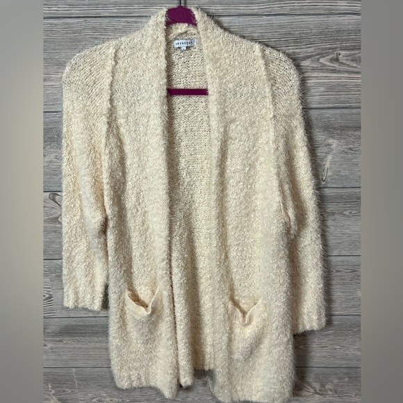 Crescent Cream Colored Fuzzy Knit Open Cardigan with Pockets Size Small - Picture 3 of 8